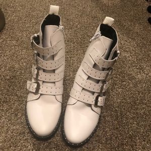 Steve Madden booties size 7